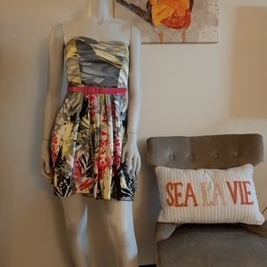 BELTED STRAPLESS MINI SUMMER DRESS JUNIOR SIZE 9         C